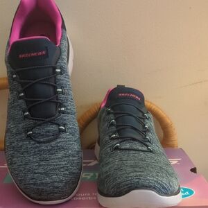 Skechers Women's Blue and Pink Sneakers